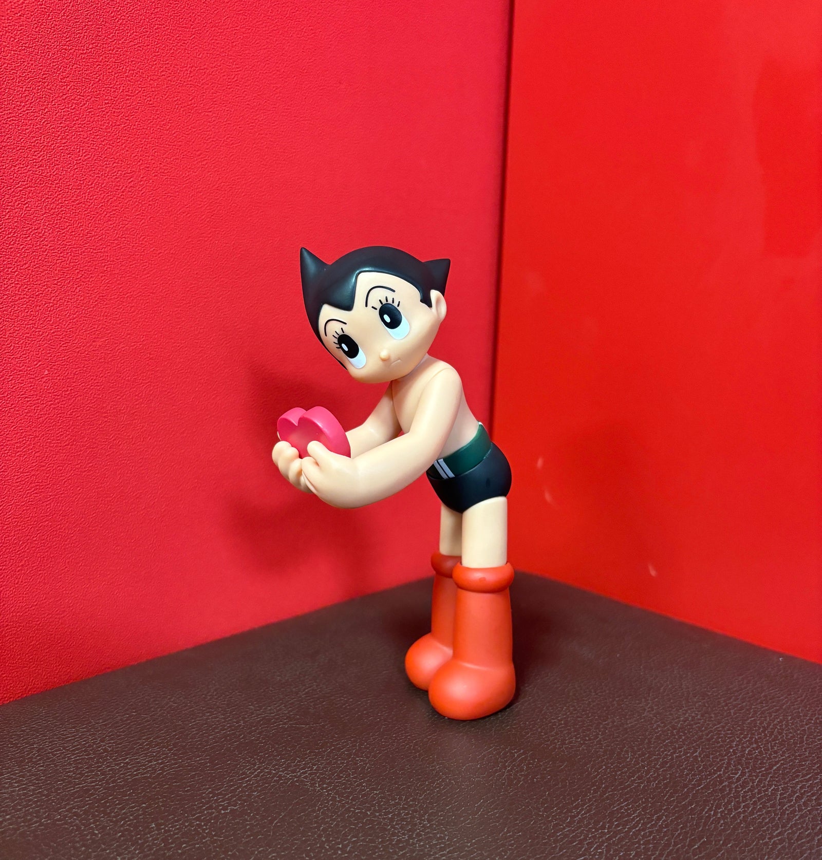 6" ASTRO BOY HOLDING HEART- OG - Hunt Tokyo