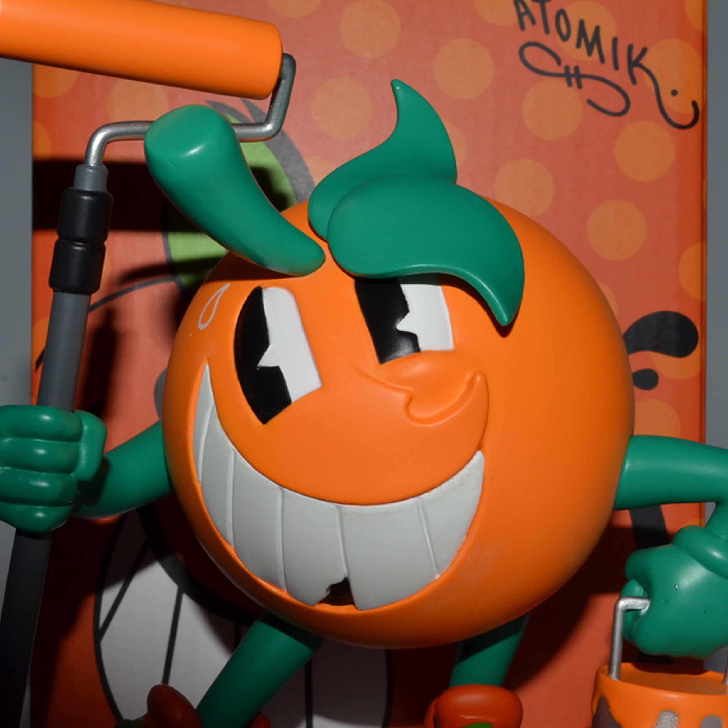 Atomik Orange OG Roller Vinyl Figure – Limited Edition – Hunt Tokyo